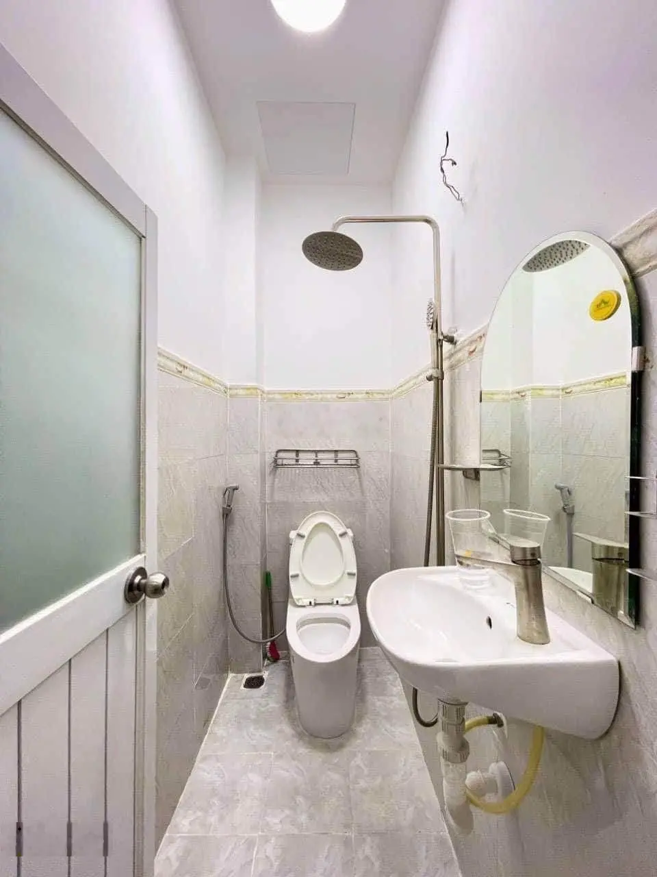 Định cư Úc cần bán gấp nhà ngay MT Huỳnh Tịnh Của, Võ Thị Sáu, Q3, 42.8m2, 1T 1L, SHR