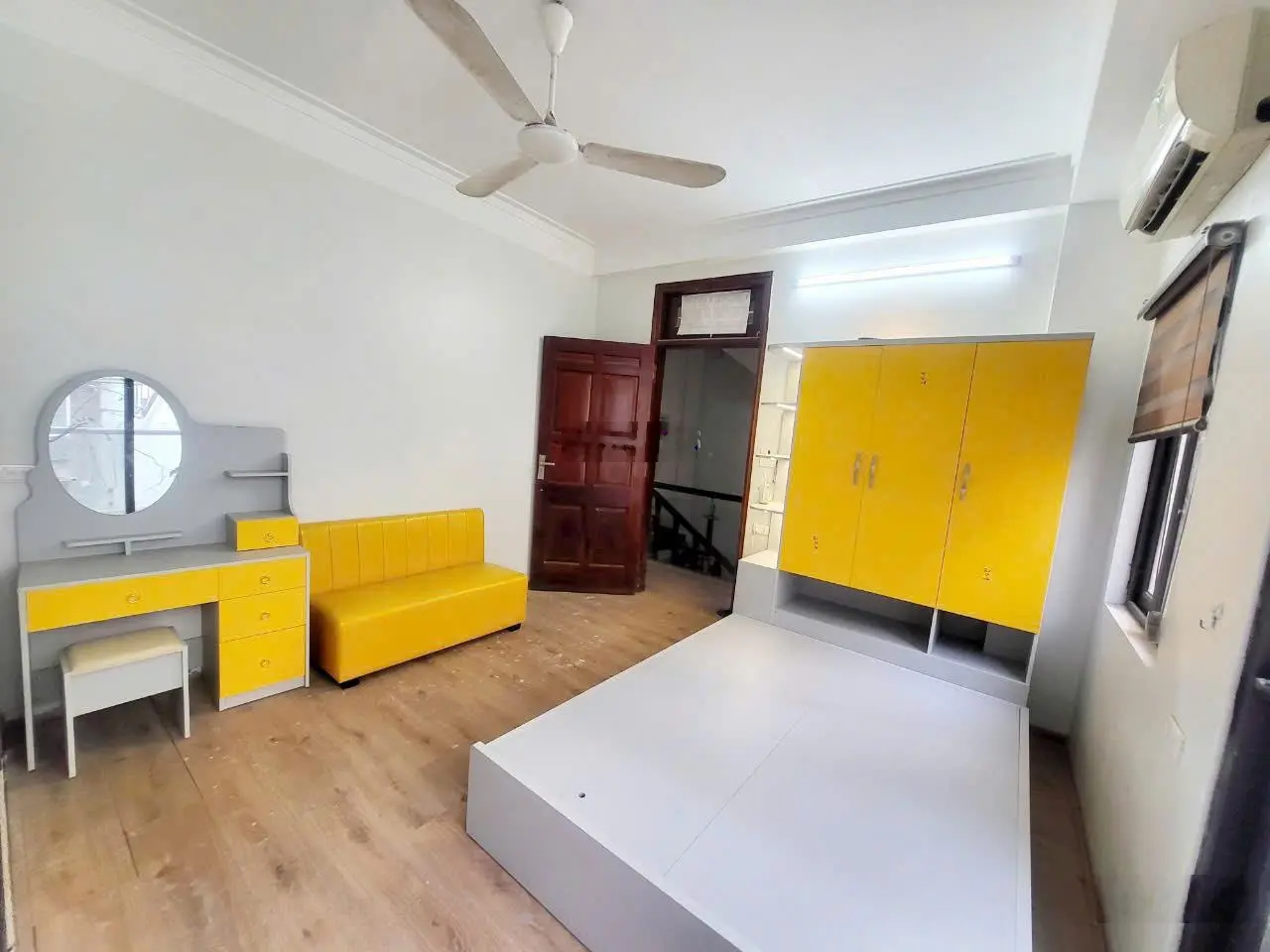 Bán nhà Triều Khúc mặt ngõ, 2 ôtô tránh nhau. DT 43m2 xây 5 tầng cho thuê dòng tiền. LH 0973 577 ***