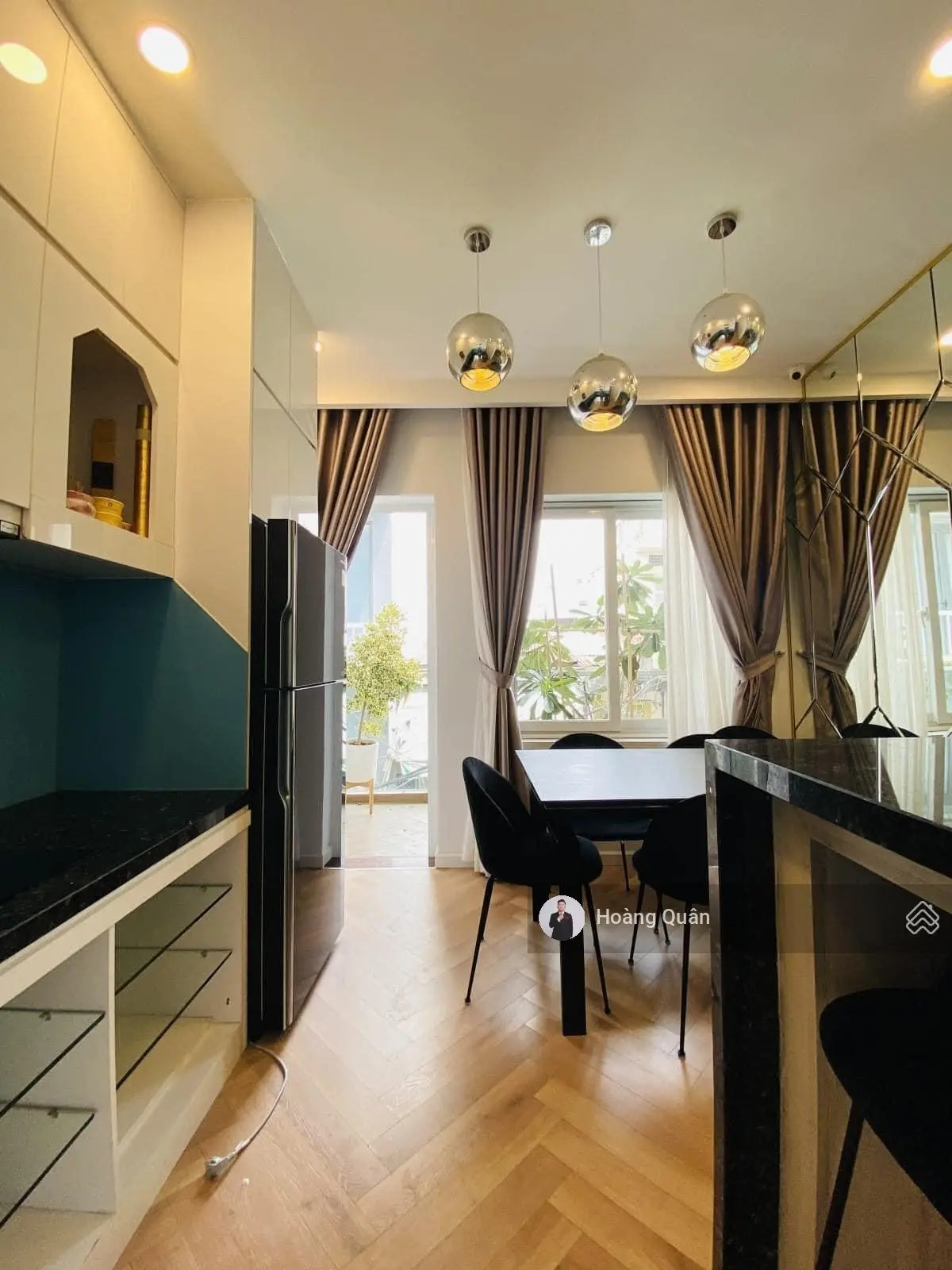 Gấp bán - nhỉnh 8 tỷ - xe hơi ngủ trong nhà 50m2 - 4 tầng BTCT - 4PN - thông ra Lê Văn Sỹ Phú Nhuận
