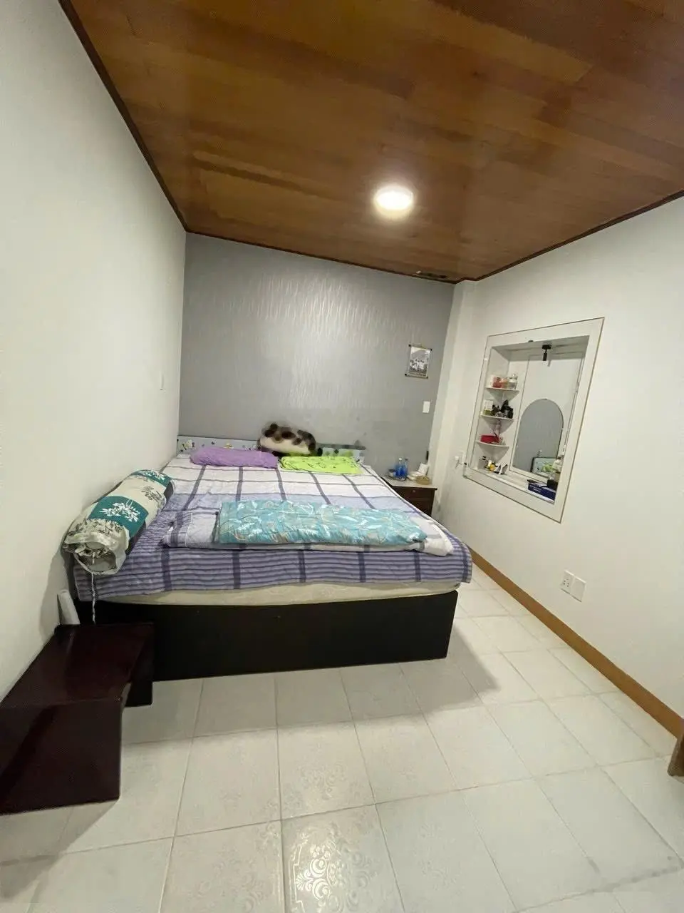 Bán Gấp Nhà Trung Tâm Phố - Lê Lợi - Cạnh Bên Công An TP - DT đất 64m Sân Rộng 70m2 - Chỉ 4.3 tỷ TL