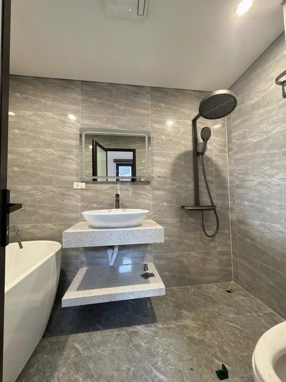 Bán nhà mặt phố 50m2, giá ưu đãi 14,8 tỷ tại Tư Đình, Long Biên, Hà Nội