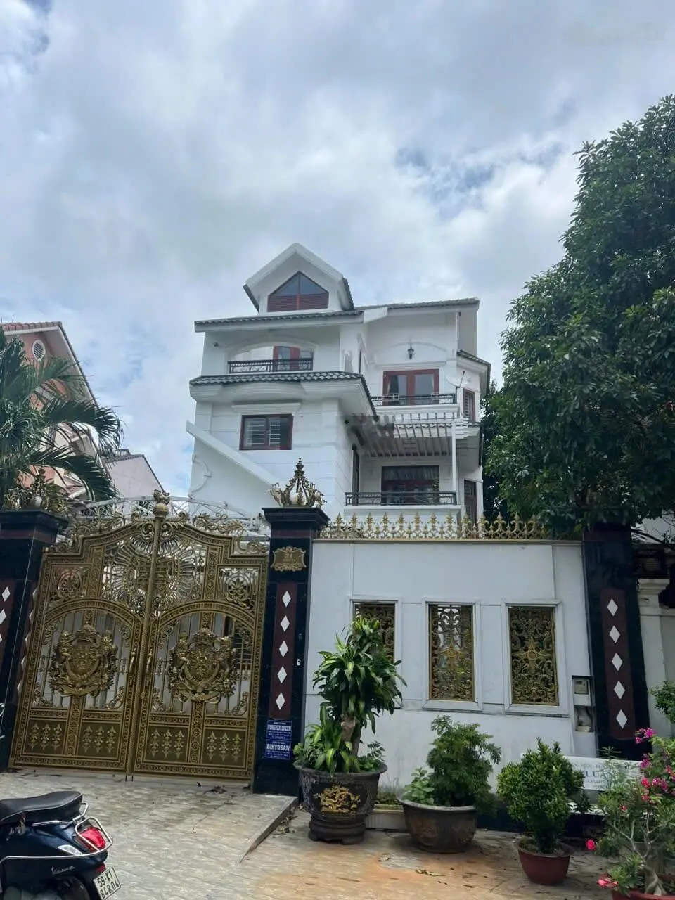 MT nội bộ KDC Gia Hoà 200m2 3 lầu mới bán gấp!!!