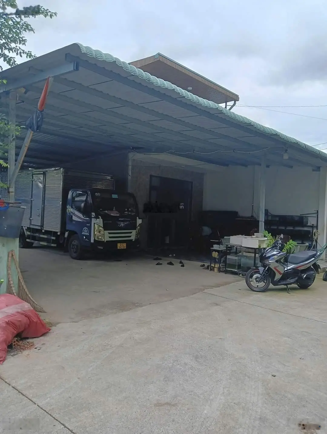 Nhà Vĩnh Phú Đường Rộng Rãi 300m2 Ngang 13m giá 5,5ty