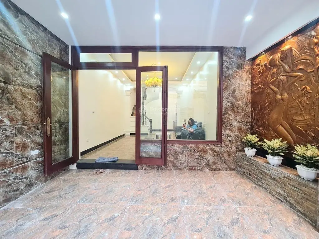 Bán nhà Kim ngưu, 55m2 x 6,95 tỷ, ô tô cách 30m, trước nhà rộng 3m, thông sang Timescity