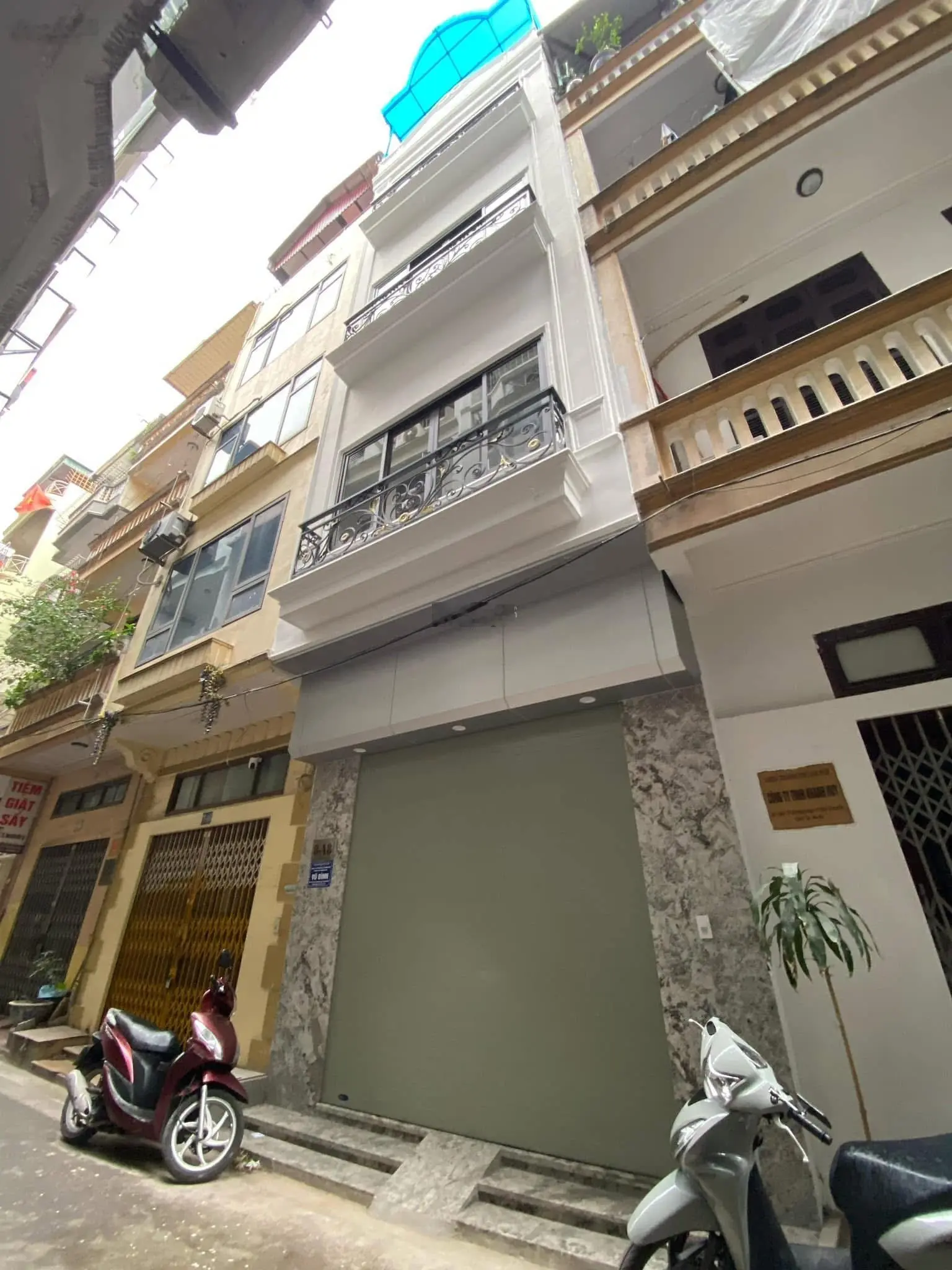 Bán nhà Phạm Văn Đồng, Cầu Giấy 40m2, 6 tầng, thang máy, thoáng mát, nhà mới, gần ô tô, hơn 9 tỷ