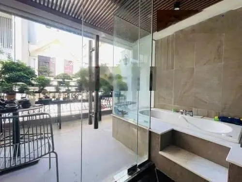 Bán nhà gần Hồ Tây, ô tô tránh, nhà rất đẹp 70m2 x 6 tầng thang máy, full nội thất sang xịn, hiếm!