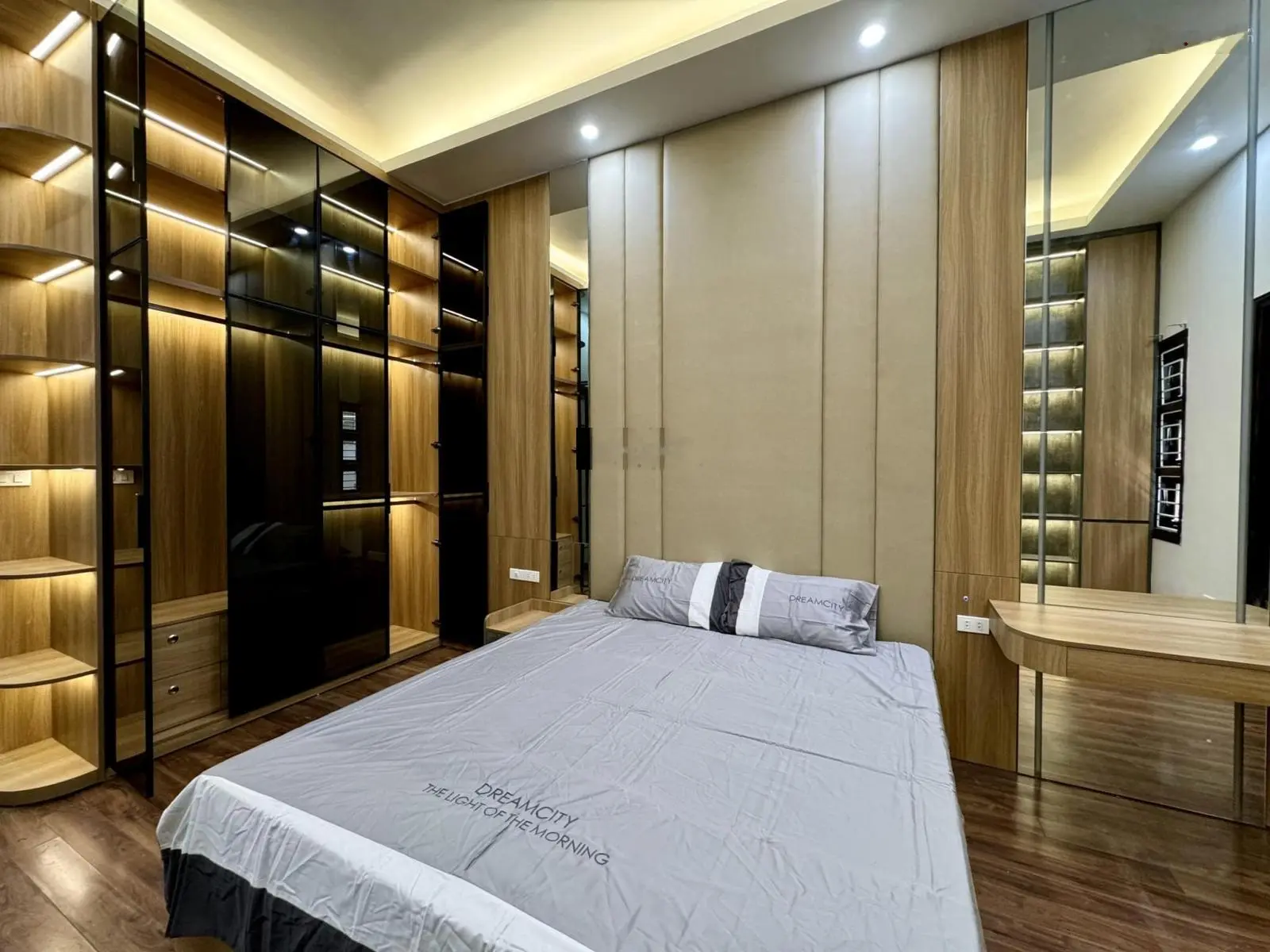 17A hàng hiếm tại Nguyễn Chí Thanh, 18 tỷ, 60m2, 6PN, 4WC