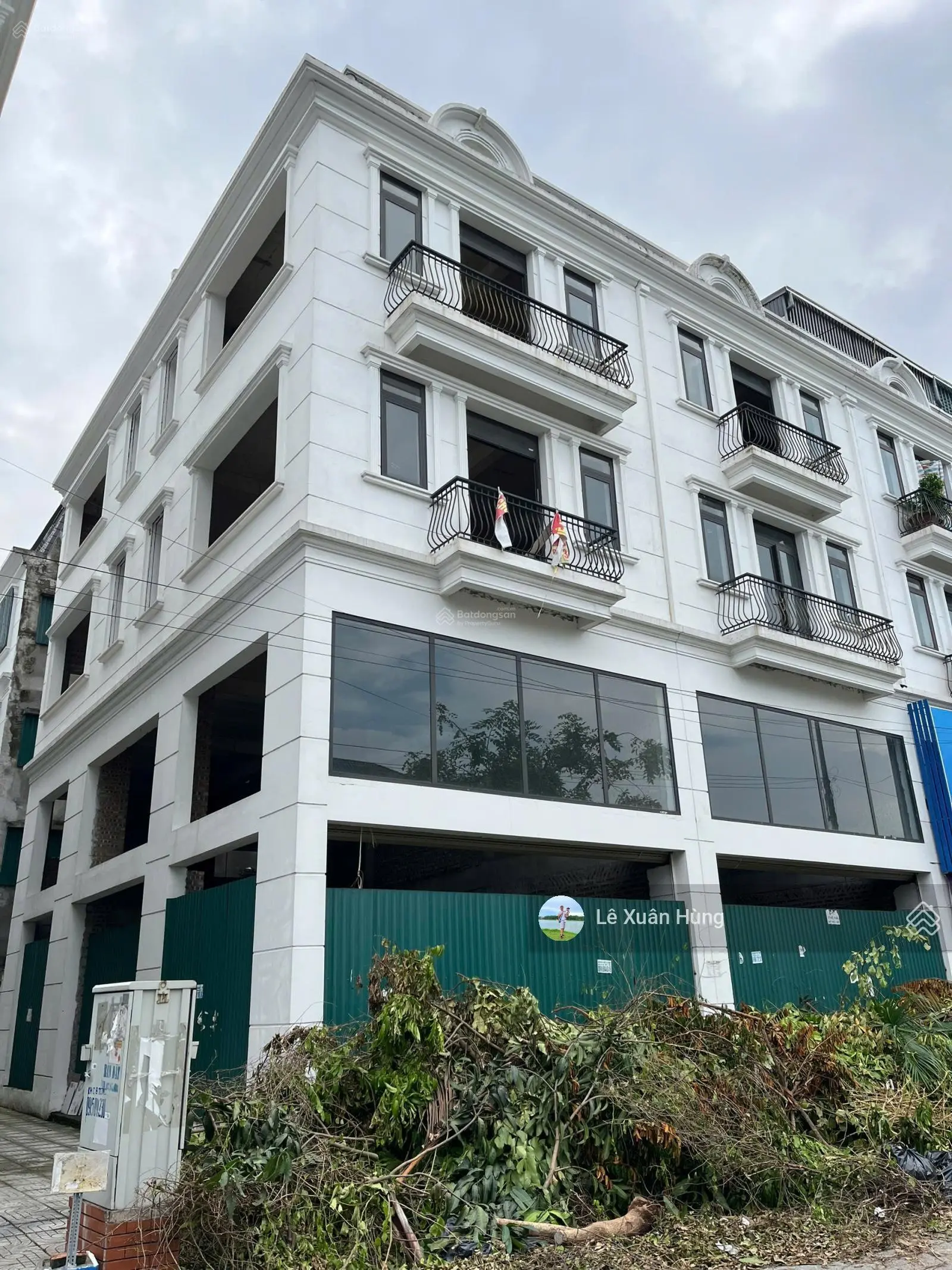 Cần bán 90m2, 4 tầng shophouse Sông Hồng. Nằm giữa trung tâm huyện Gia Lâm