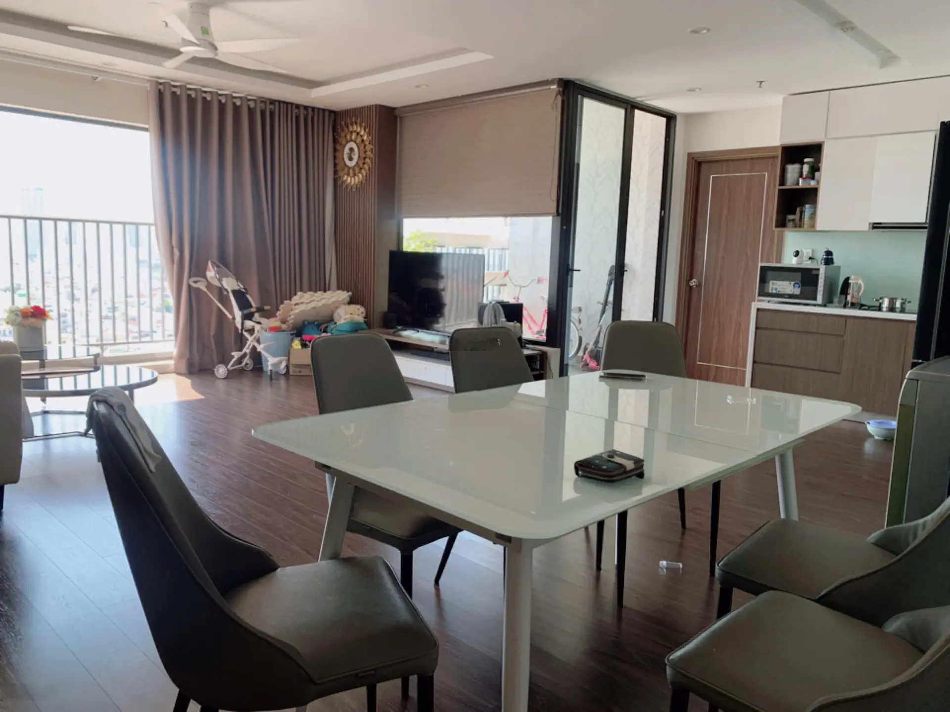 Bán căn hộ CT4 VCN Phước Hải DT 114,88m2 3PN - tầng cao thoáng mát - nội thất xịn - view thành phố