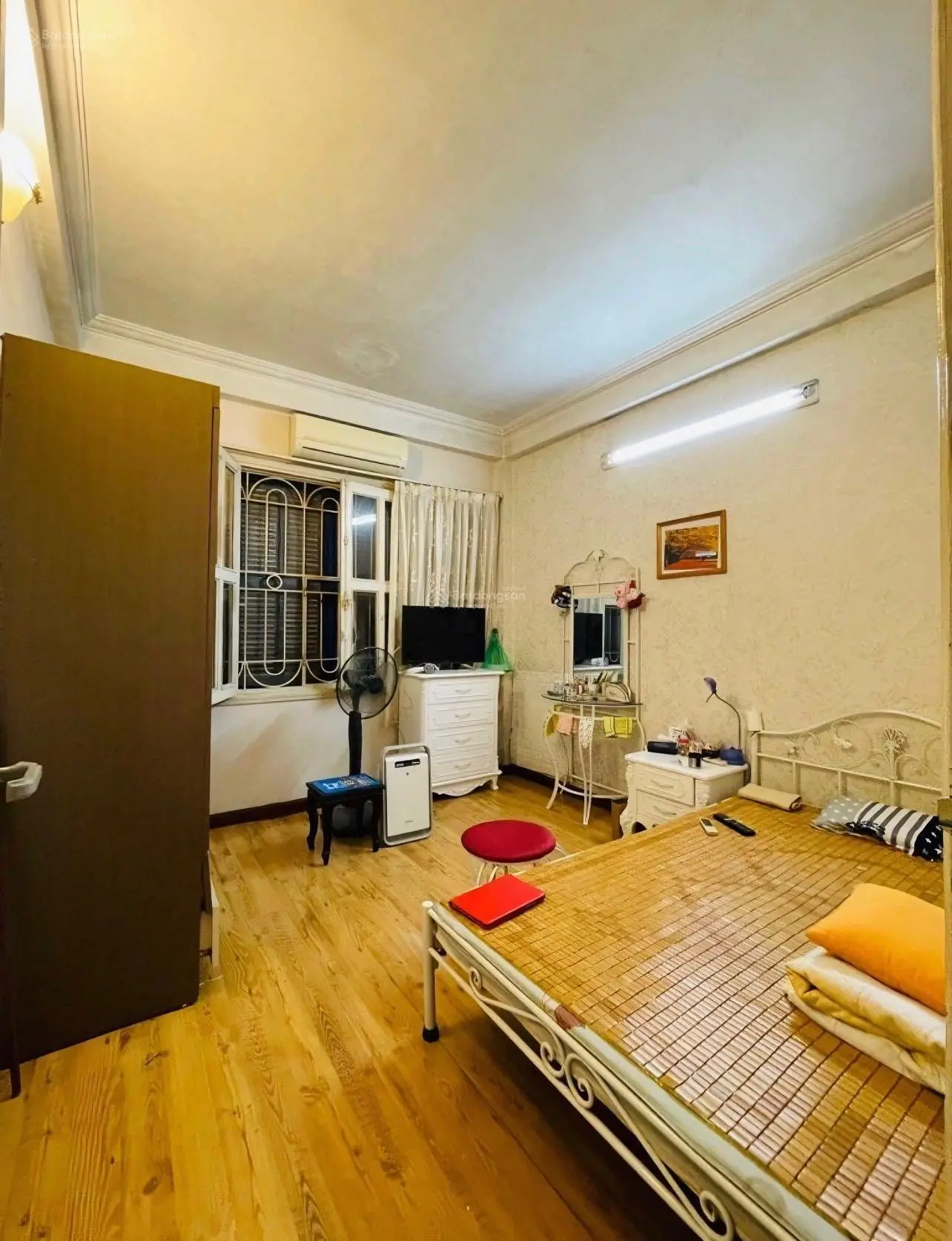 Bán nhà Bạch Mai, cách 10m ô tô và chợ, 37m2, 5 Tầng, 5 tỷ