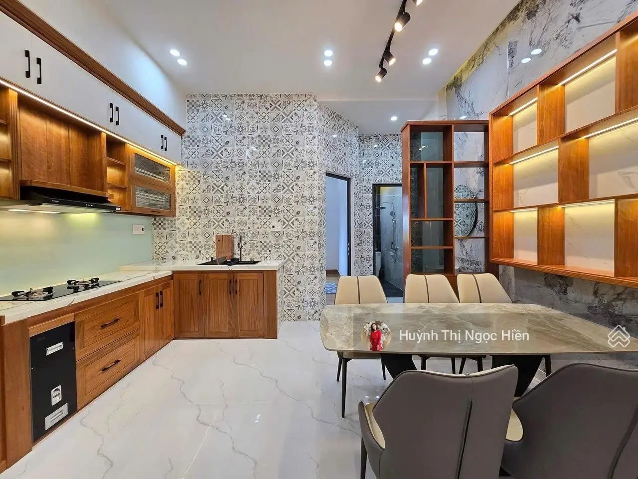 Bán nhanh nhà đẹp ở ngay đường tuyến 2 sau Nguyễn Tất Thành, đi bộ xuống biển chỉ nhỉnh 6 tỷ.