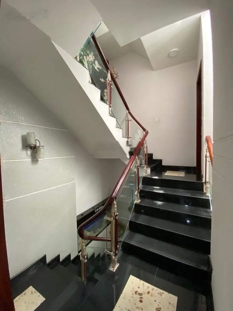 Bám Nhà Mới Đường 3/2 Quận 10 Diện Tích 64 Mét 4 Tầng Tặng Toàn Bộ Nội Thất