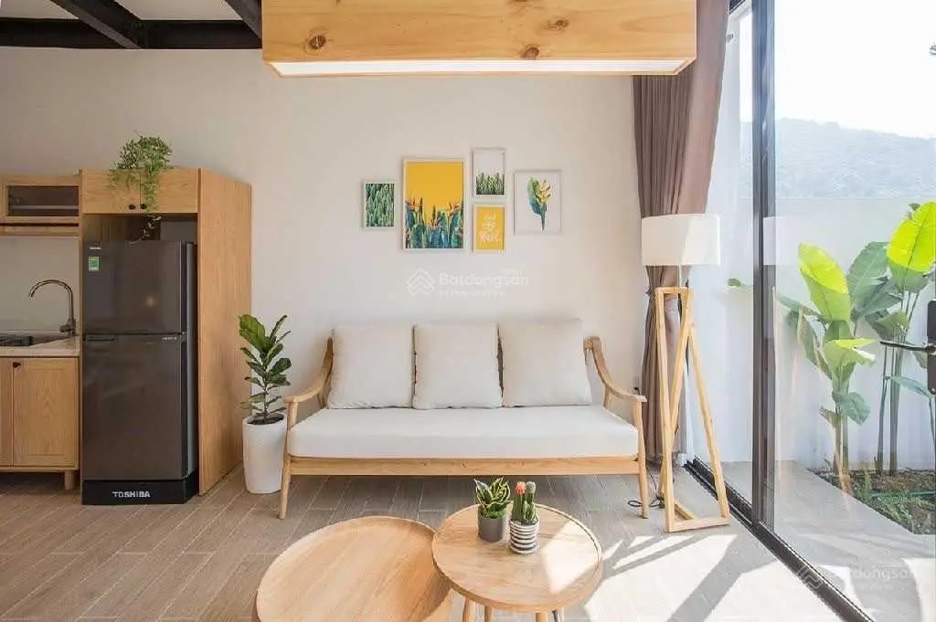 Ngôi nhà nổi tiếng: có suối chảy cạnh nhà, gần biển, dưới chân báo đảo Sơn Trà nhưngchỉ nửa triệu $