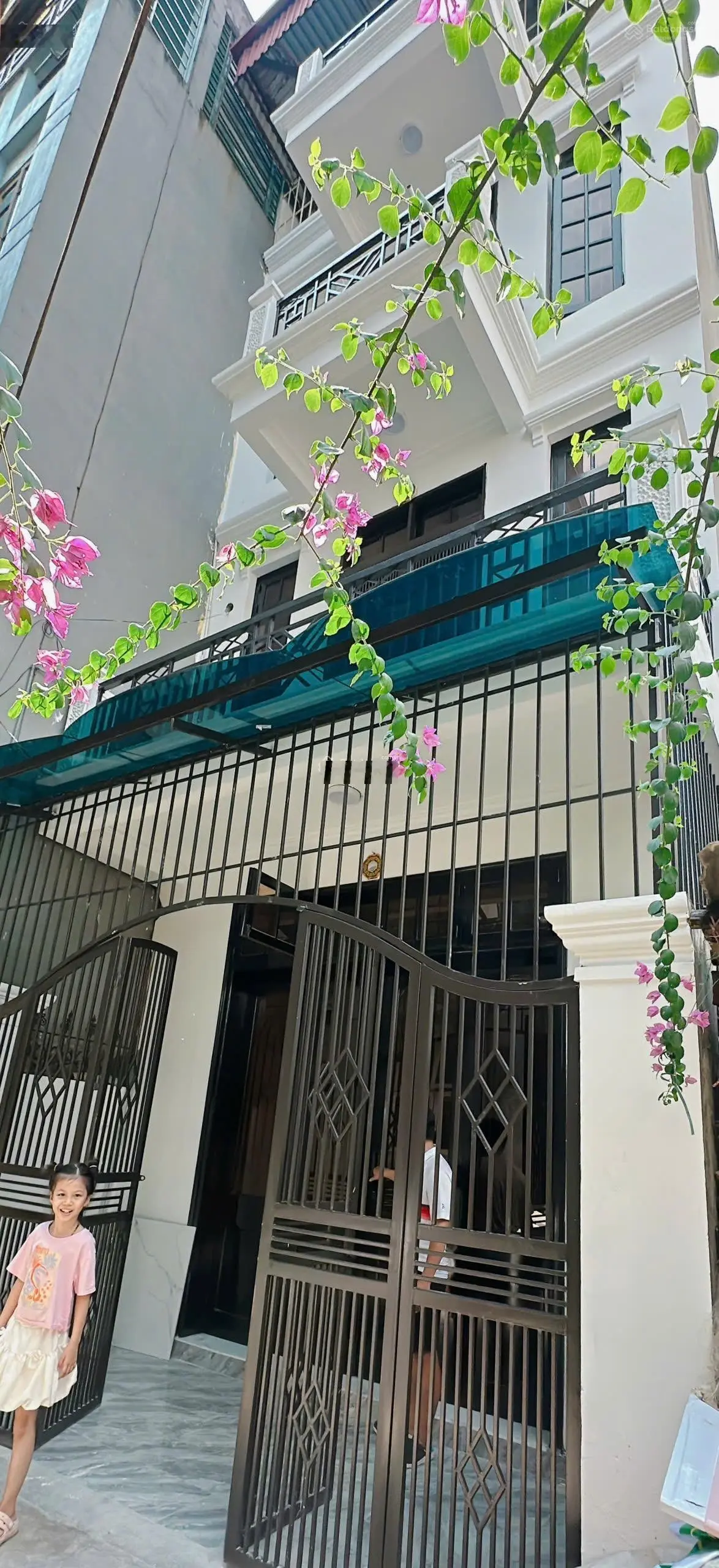 Chính chủ bán nhà phân lô ngõ 106 phố Chùa Láng 45m2x4 tầng, giá 9,9 tỷ. LH 0983814882