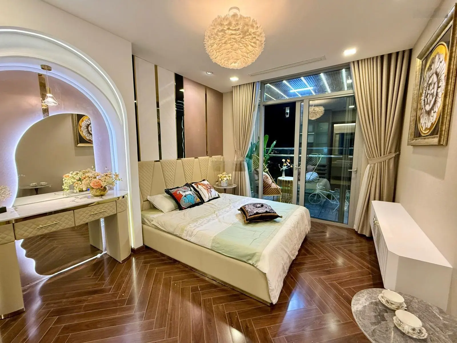 Bán gấp siêu phẩm 3PN Vinhomes Central Park, view sông, full nội thất luxury sang chảnh