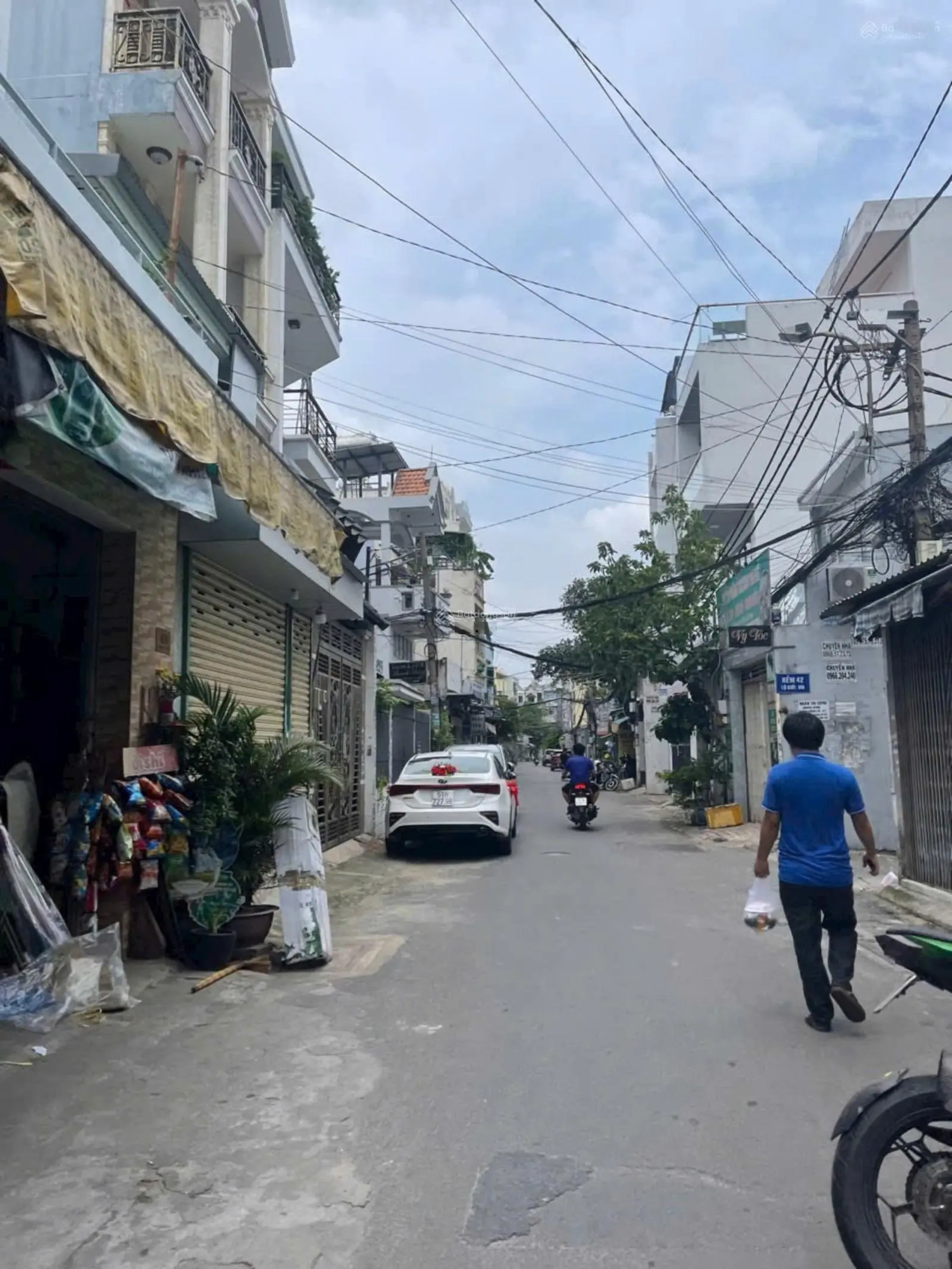 Siêu phẩm nhà đẹp cần ra gấp để chủ đi nước ngoài ngay hẻm đường Đoàn Nguyễn Tuấn, 70m2, sổ riêng