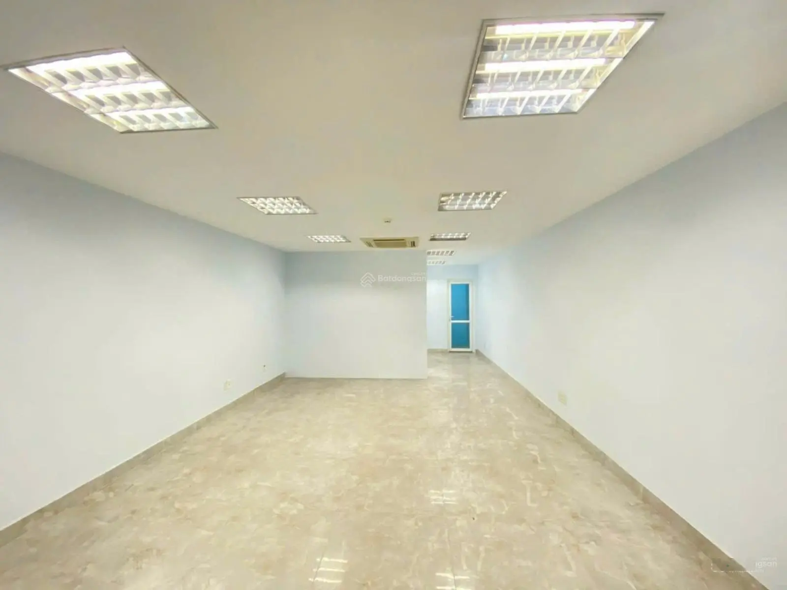 Siêu hiếm! Bán tòa văn phòng MT Nguyễn Thị Thập, DT: 5x27m, hầm 7 tầng thang máy giá bán 45,5 tỷ