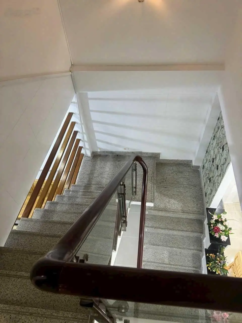 Bán gấp nhà - tặng full nội thất gỗ cao cấp