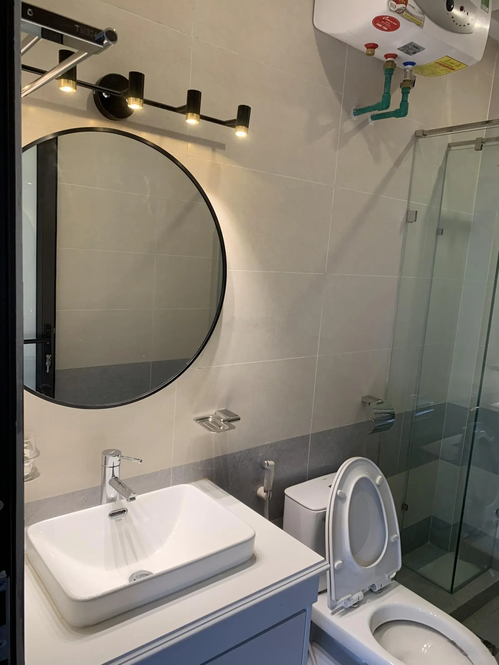 Chính chủ cần bán nhà sát ngõ ô tô tránh, Cầu Giấy. DT 35m2x5 tầng thang máy. Căn góc giá 7.2 tỷ