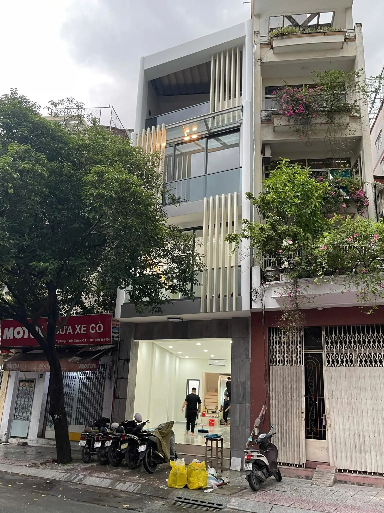 Siêu Phẩm! Mặt Tiền đường Lê Thị Riêng - Bến Thành - Quận 1. Nhà 1 Trệt 3 Lầu. Phù Hợp Kinh Doanh