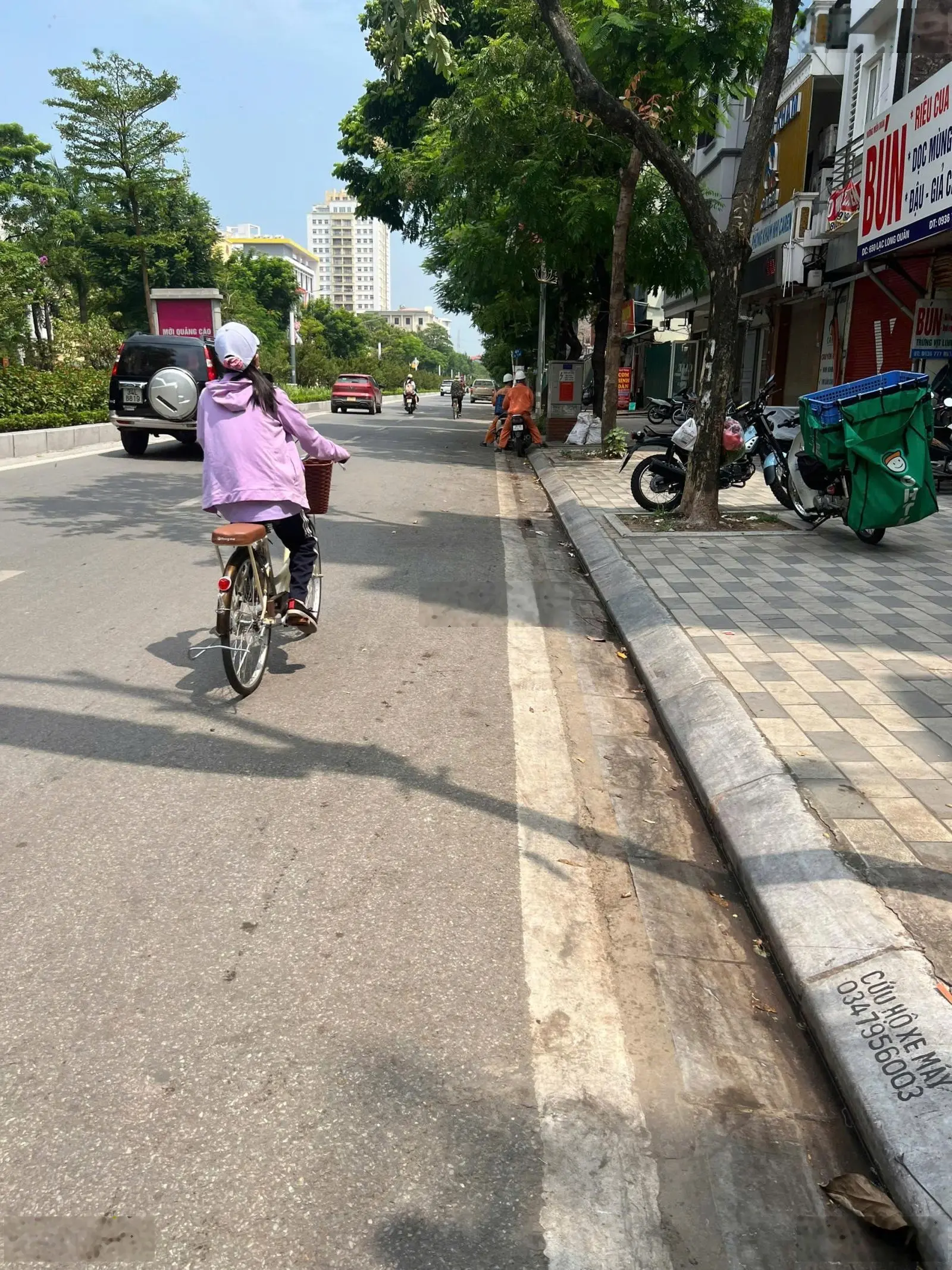Bán nhà mặt phố Lạc Long Quân 255m2, mặt tiền rộng, sổ đỏ chính chủ, 91 tỷ