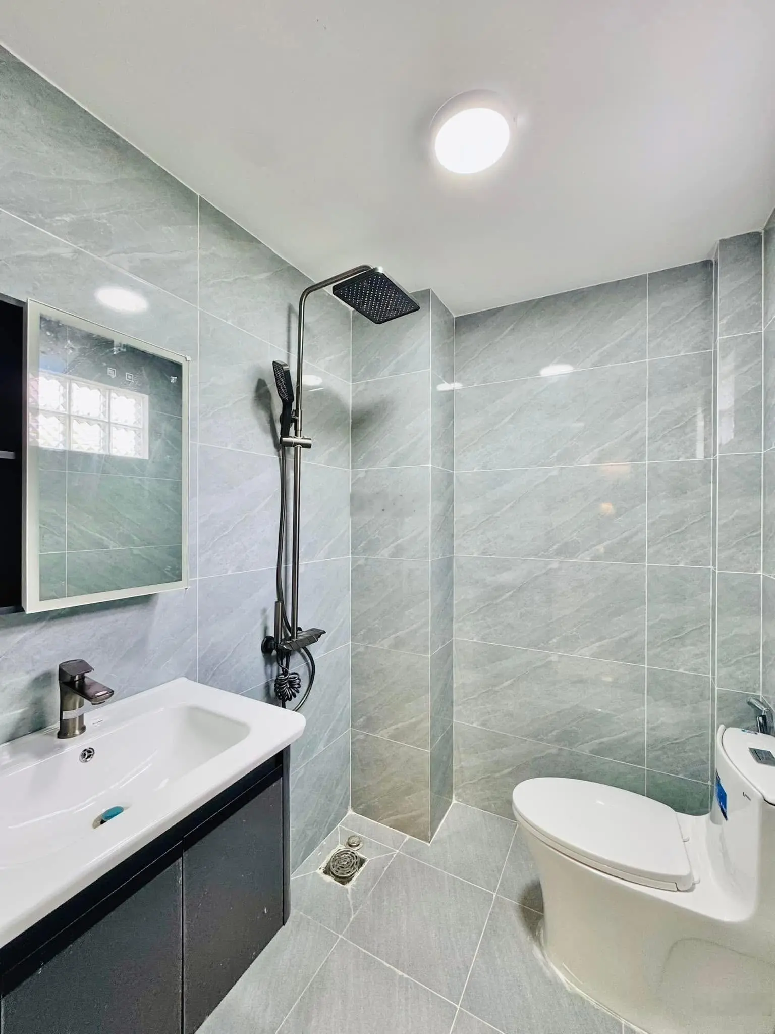 Đi nước ngoài bán nhà Đặng Chất, P.3, Q.8. GIÁ 2TỶ950. DT 48m2. Đang cho thuê 17tr/th. SHR HXH 5m