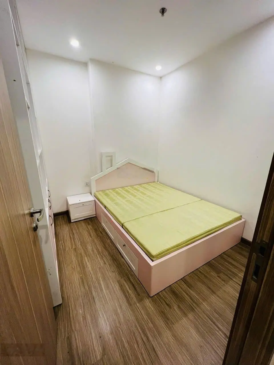 Bán căn 2PN S1 view nội khu 3tỷ4 full nội thất LH 0786 598 ***