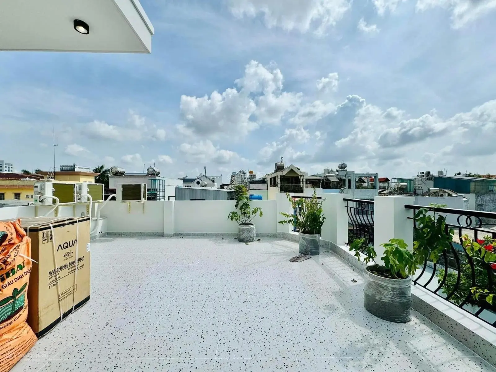 Hiếm! Nhà mặt đường Nghĩa Thục - P5 - Q5.Giá 5Tỷ300/68,6m2 cho thuê 28 triệu. Gần chợ Hoà Bình