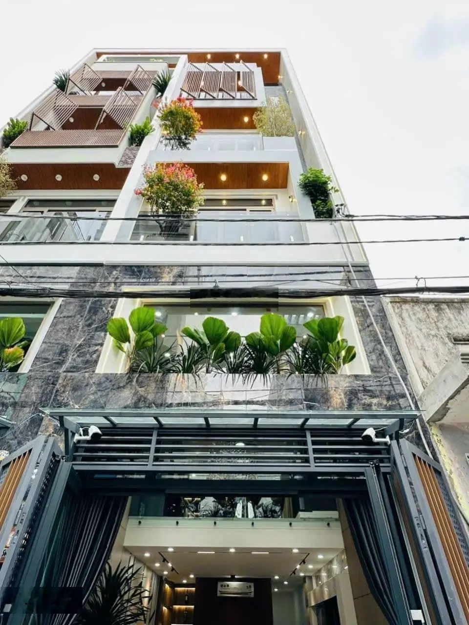 Bán căn nhà đẹp giá rẻ 86,27m2 đường Cộng Hoà, P13, Tân Bình giá bán 3tỷ100. Gần siêu thị, hẻm 6m