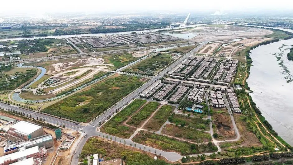 Bán nhà góc 2MT đường Vành Đai 3, Thị Trấn Đức Hòa, Long An, DT: 25x80m - 15 tỷ