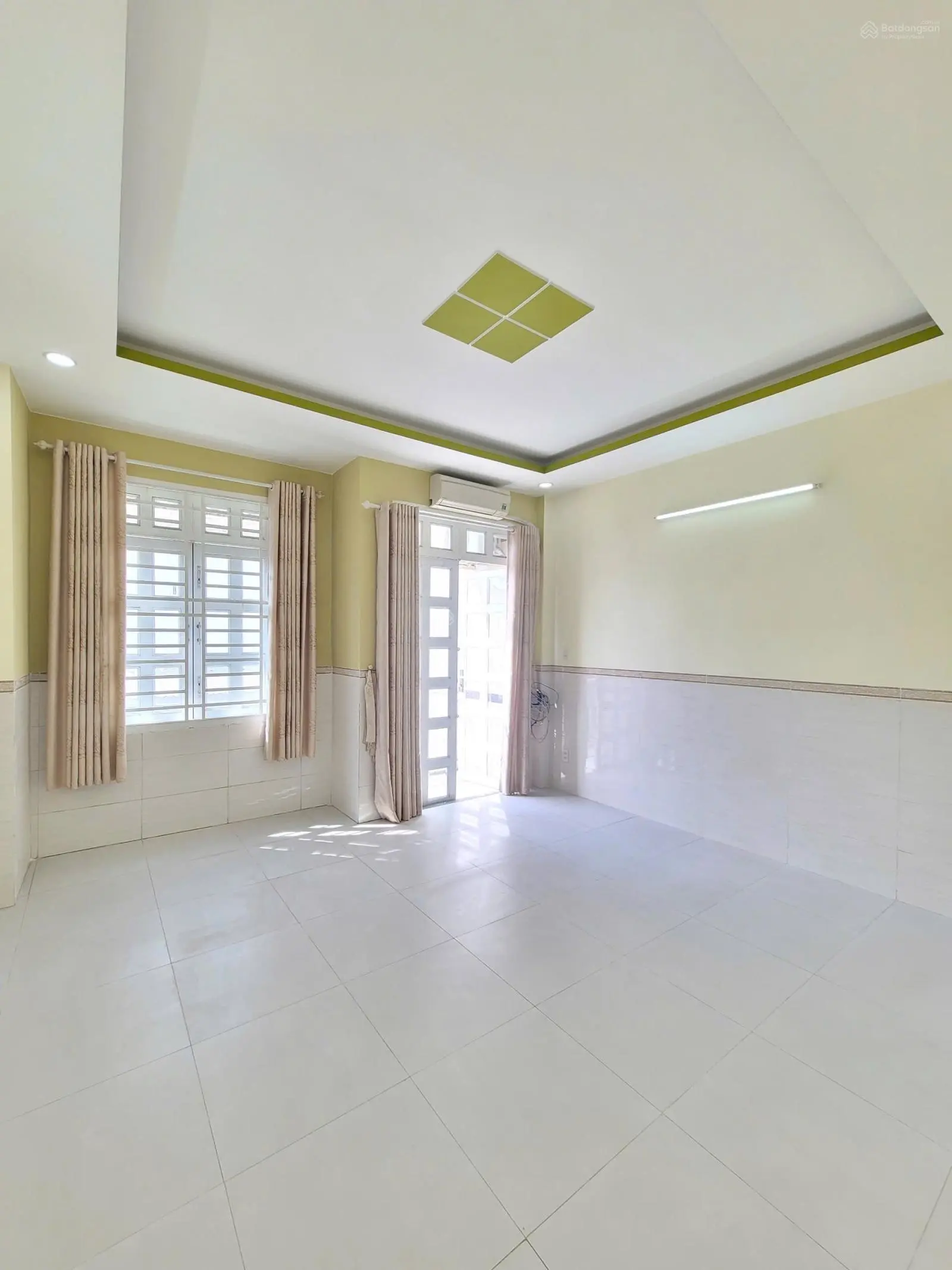 Bán nhà 1 trệt 1 lầu 71m2 3ty5 TL ngay trung tâm Dĩ An, cách đường Ngô Thị Nhậm 100m p. Dĩ An