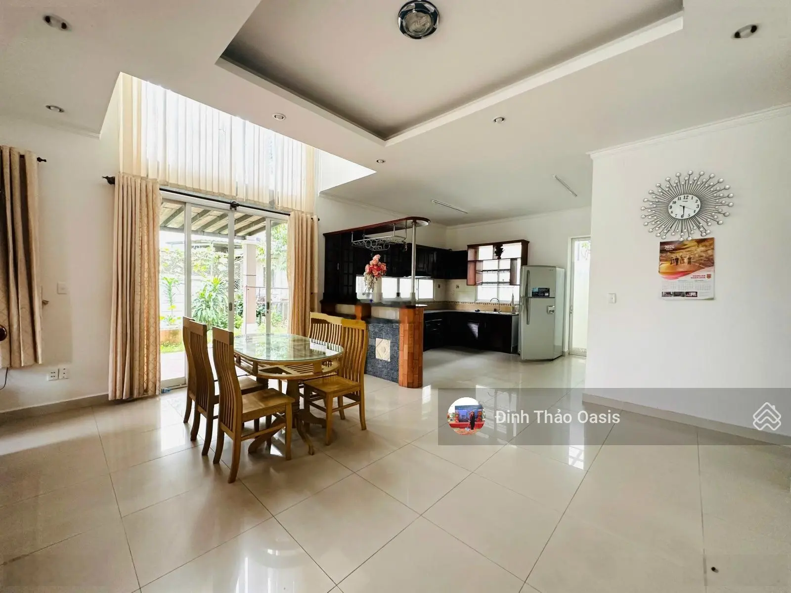 Bán biệt thự đẹp ngang 14mx18,5m trục chính gần hồ bơi kế siêu thị Aeon Mall và sân Golf sông Bé
