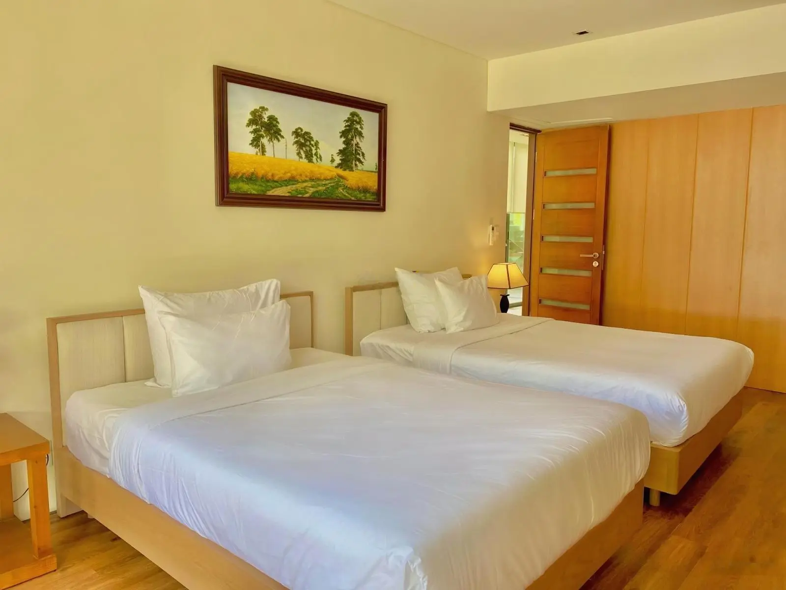 Cắt lỗ biệt thự 732.9m2, 4PN, Ocean Villas Đà Nẵng, sổ đỏ lâu dài full nội thất, hồ bơi sân vườn