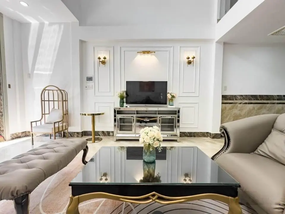 Nhà mới sửa cho thuê 17,5tr/tháng nhà Hồ Ngọc Cẩn gần trường THCS Phan Bội Châu, DT: 60m2