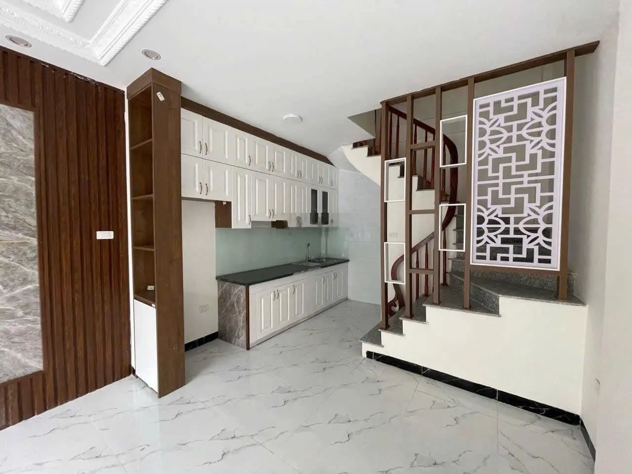 Bán nhà 34m2 tại Thạch Bàn, Long Biên, Hà Nội