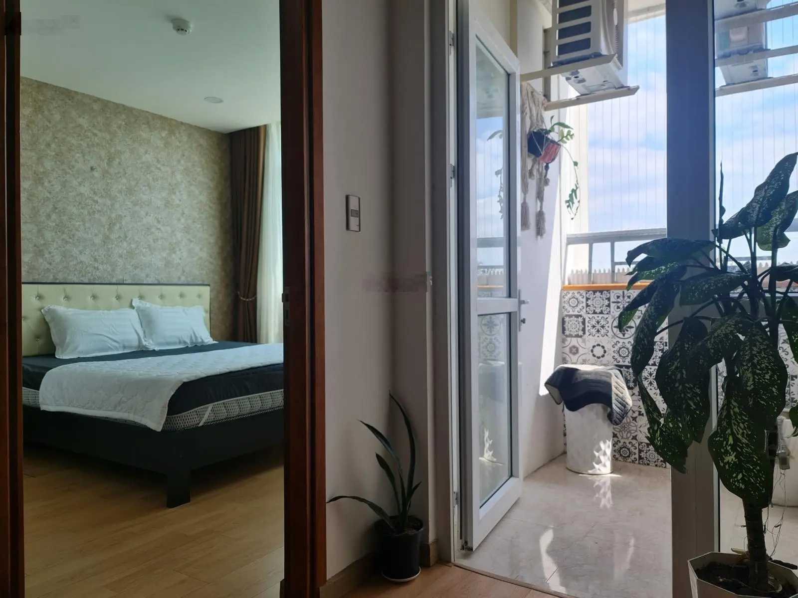Bán nhanh căn 2 phòng ngủ 68m2 View trực diện biển giá 2,1 tỷ bao hết chi phí sang tên