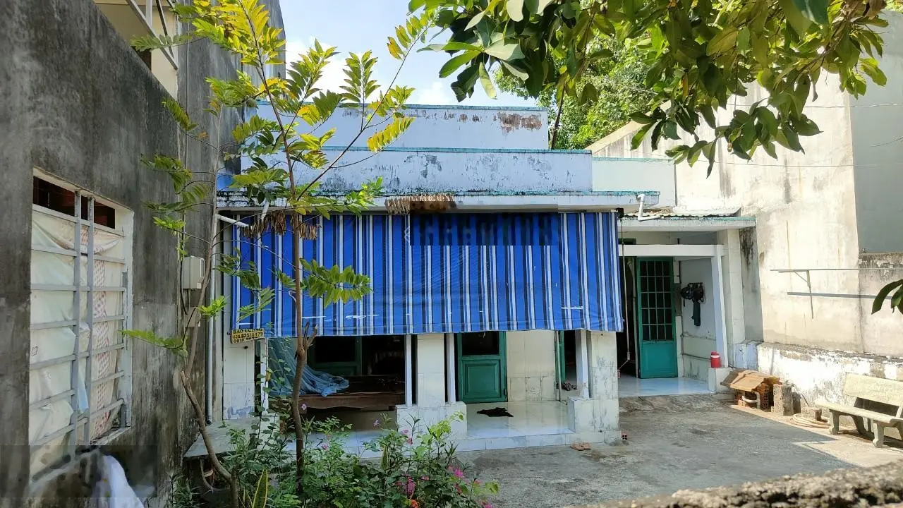 Cặp đôi 2 căn nhà cấp 4 DT: 8 X 18m hẻm đường Dương Công Khi vào 90m