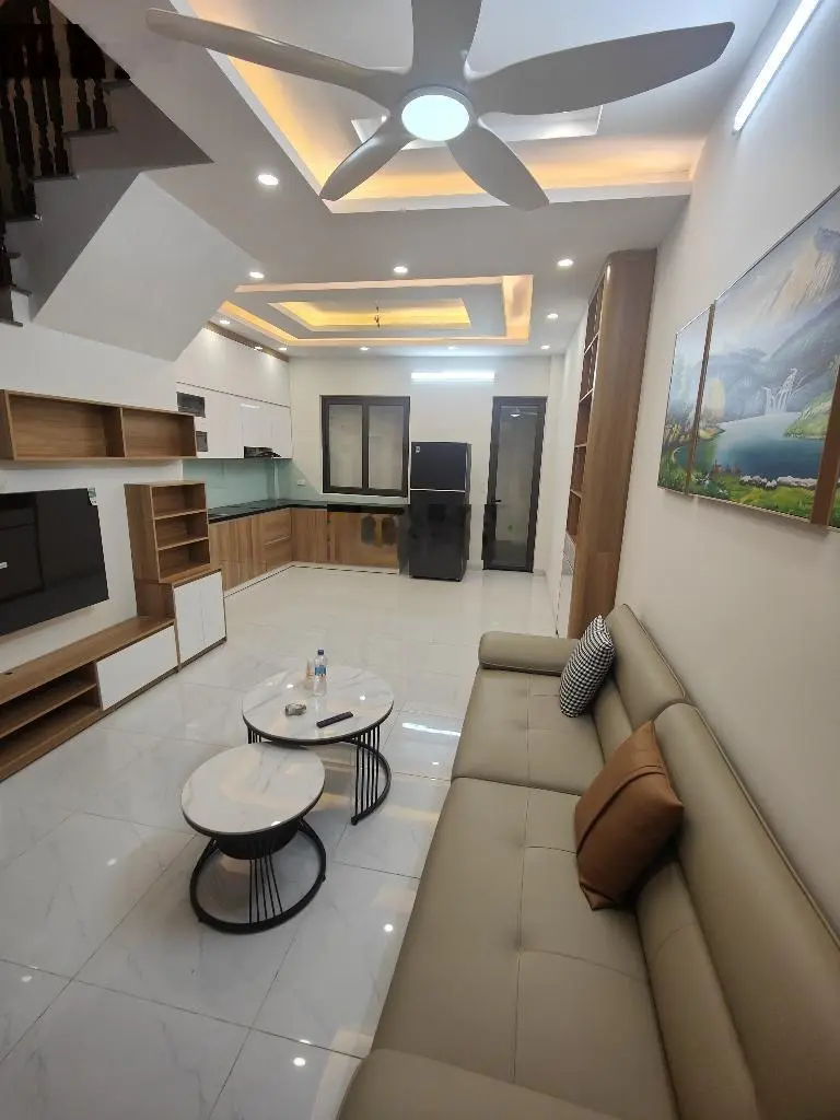 Nhà Phú diễn xây mới tinh 6 tầng thang máy . Oto đỗ cửa
