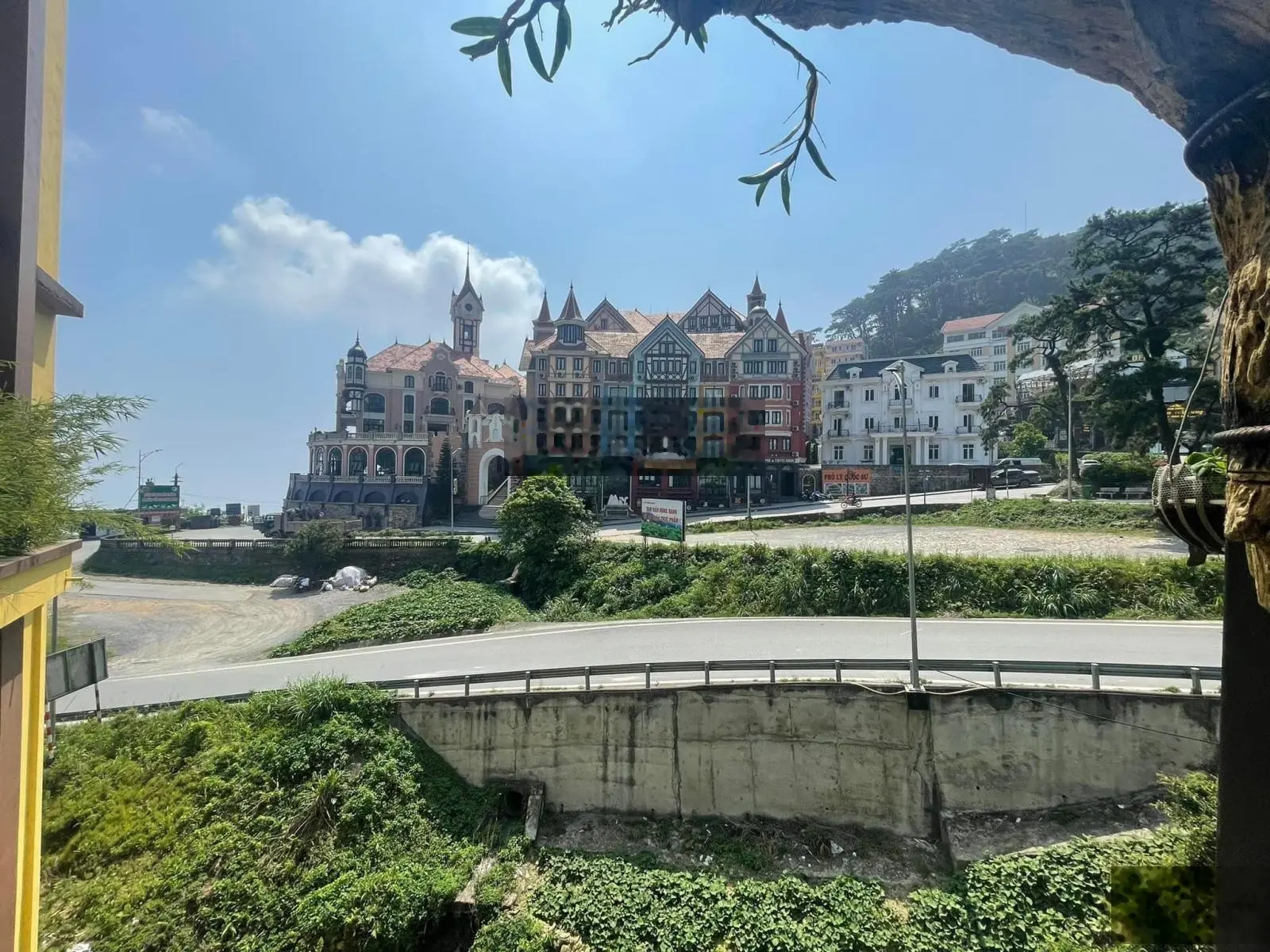 Chính chủ chuyển nhượng 7175m2 trung tâm thị trấn Tam Đảo, Vĩnh Phúc nhà hàng, KS, homestay, cafe