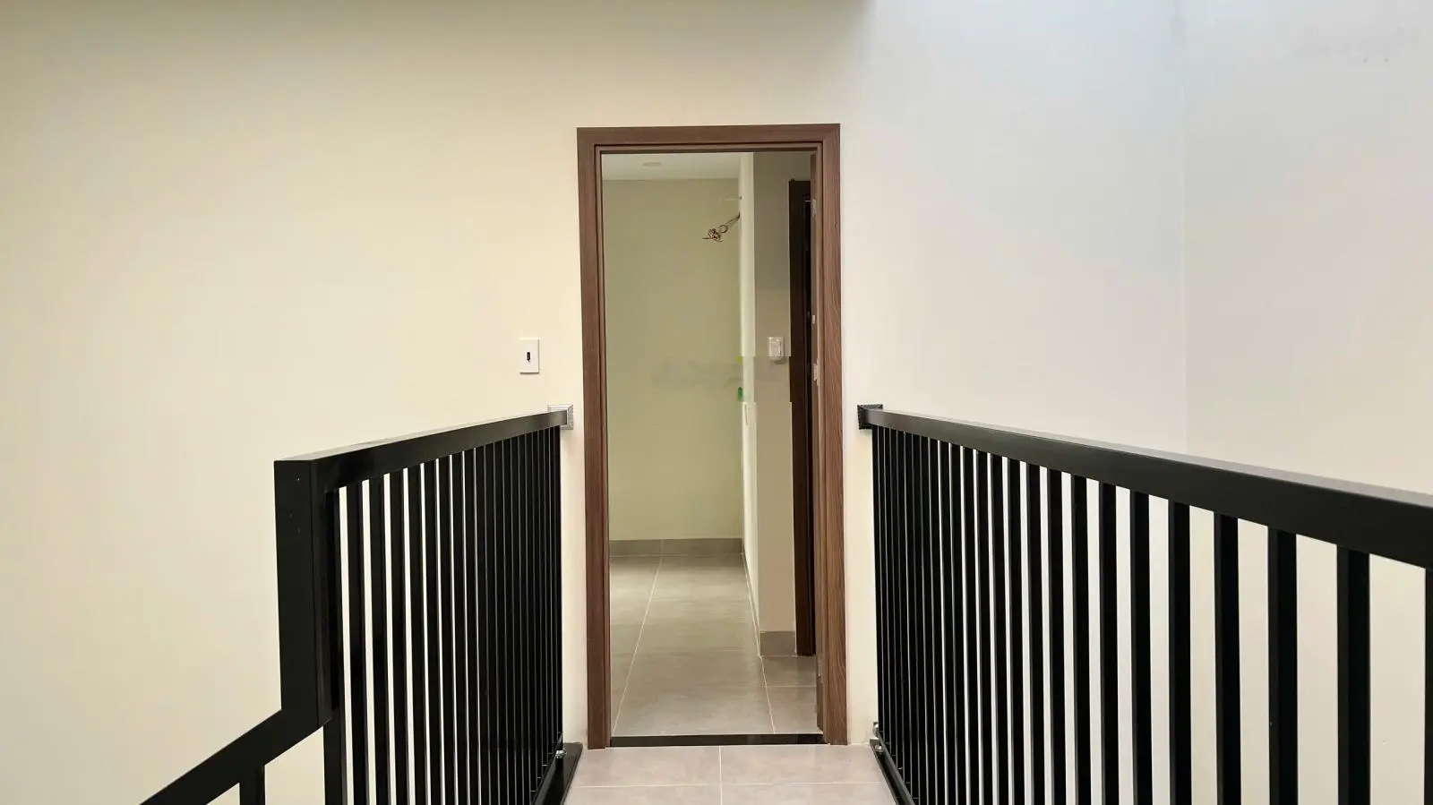 Nhà shophouse 4 tầng mặt tiền kinh doanh đường Võ Văn Kiệt A1 KĐT VCN Phước Long, có sổ hồng