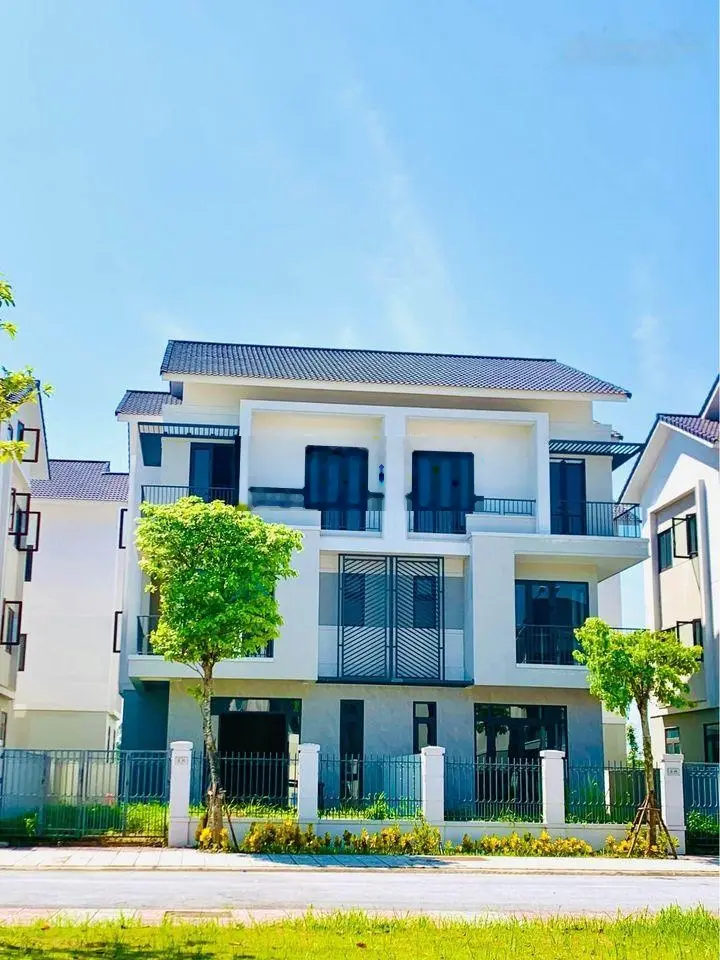Bán biệt thự 180m (9*20), tổng sàn 236,5m, đường trước nhà 15,3m. Giá gốc của chủ đầu tư