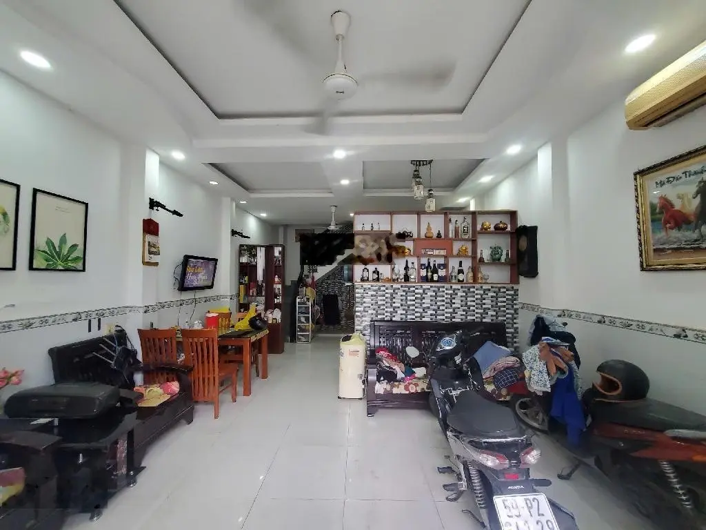 Nhà 4 tầng. Hxh đỗ cửa. 46m2. Ngang gần 5m. Nhỉnh 7Tỷ. Gần Phạm Văn Đồng, Gò Vấp, Sân bay