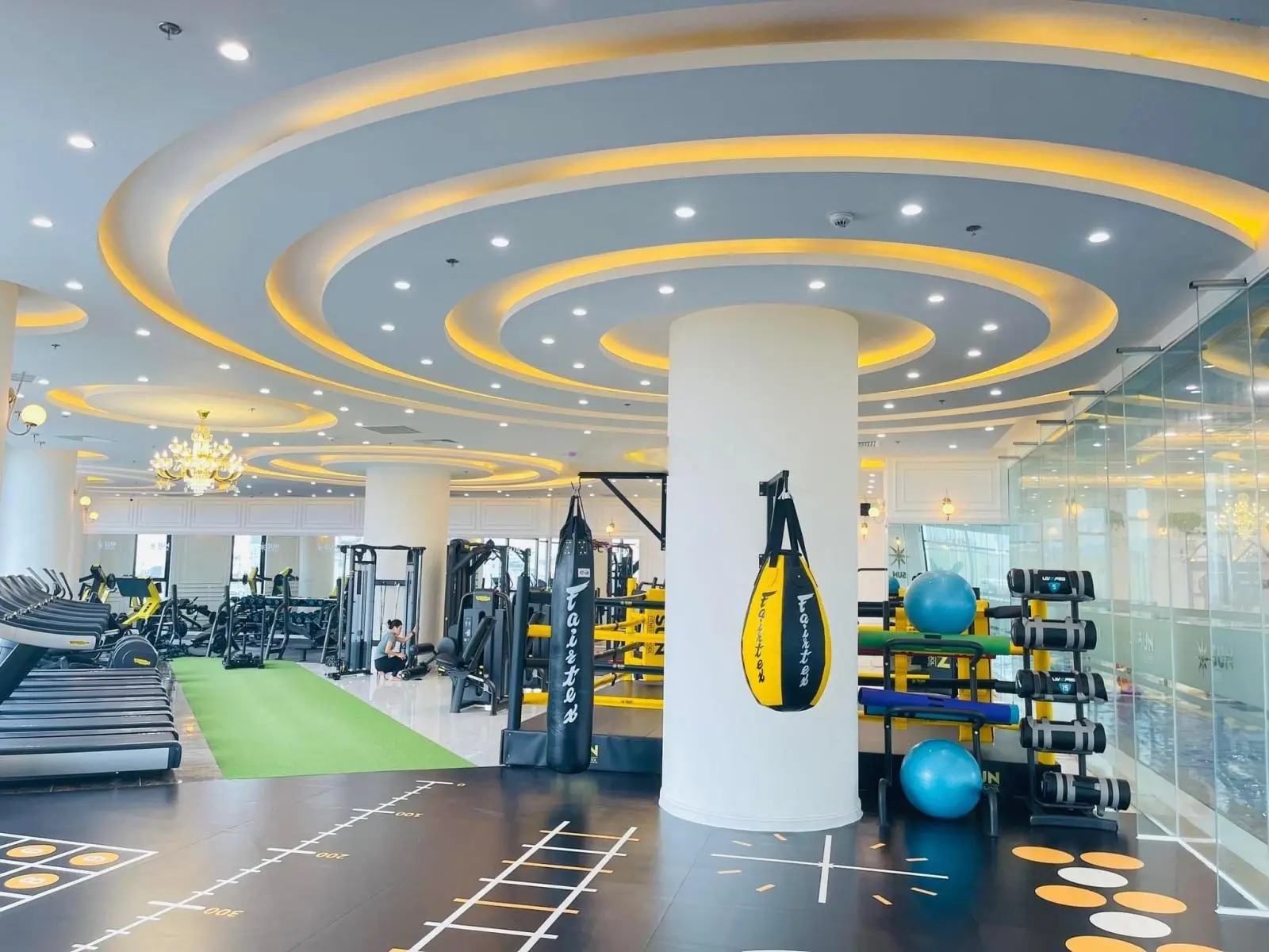 Căn hộ đặc biệt Duplex 2 tầng, 1 tầng x 80m2, Penthouse Hateco Laroma, sổ cầm tay ban công Đông Nam