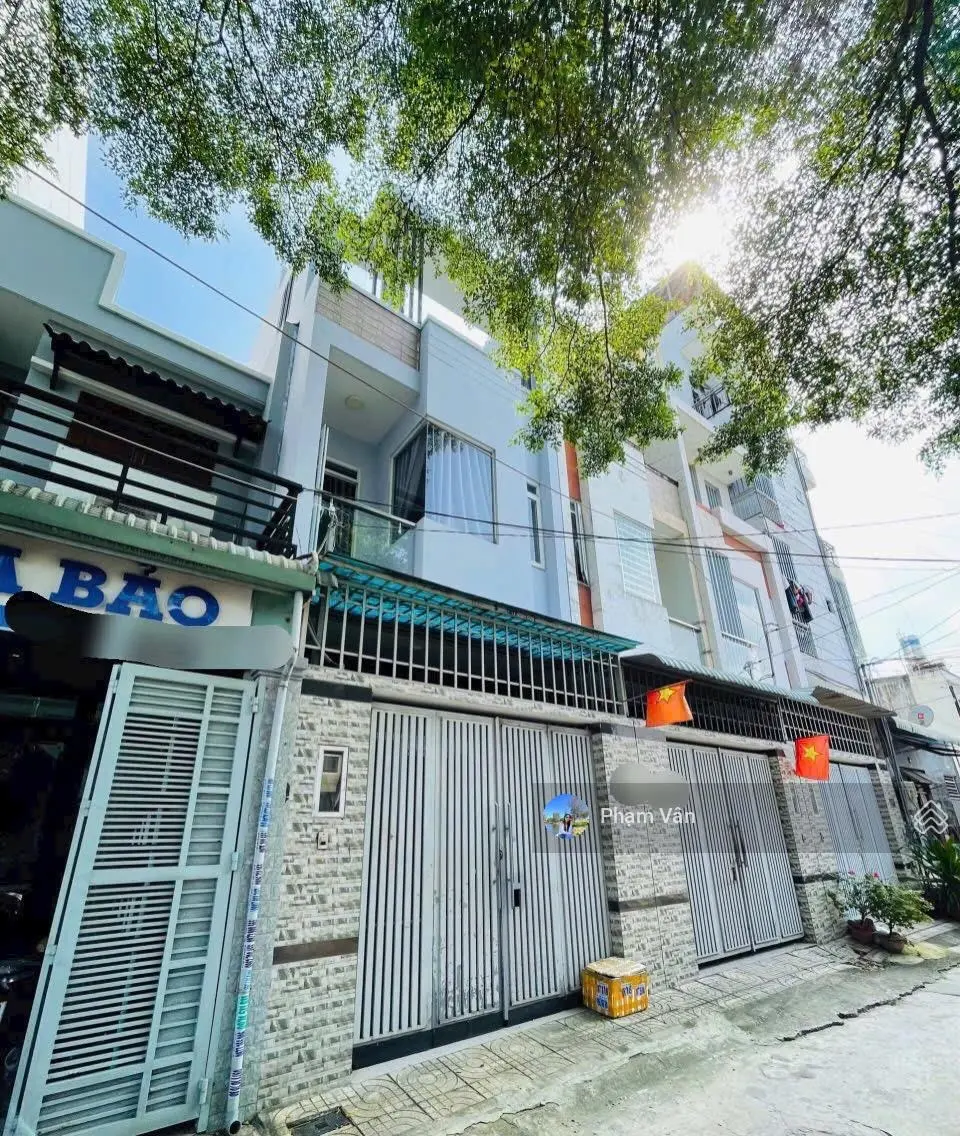 Nhà đẹp 3 Tầng kiên cố chưa qua đầu tư - HXH gần trường Đại học Ngân hàng - Dt 64m2 - sổ hoàn công