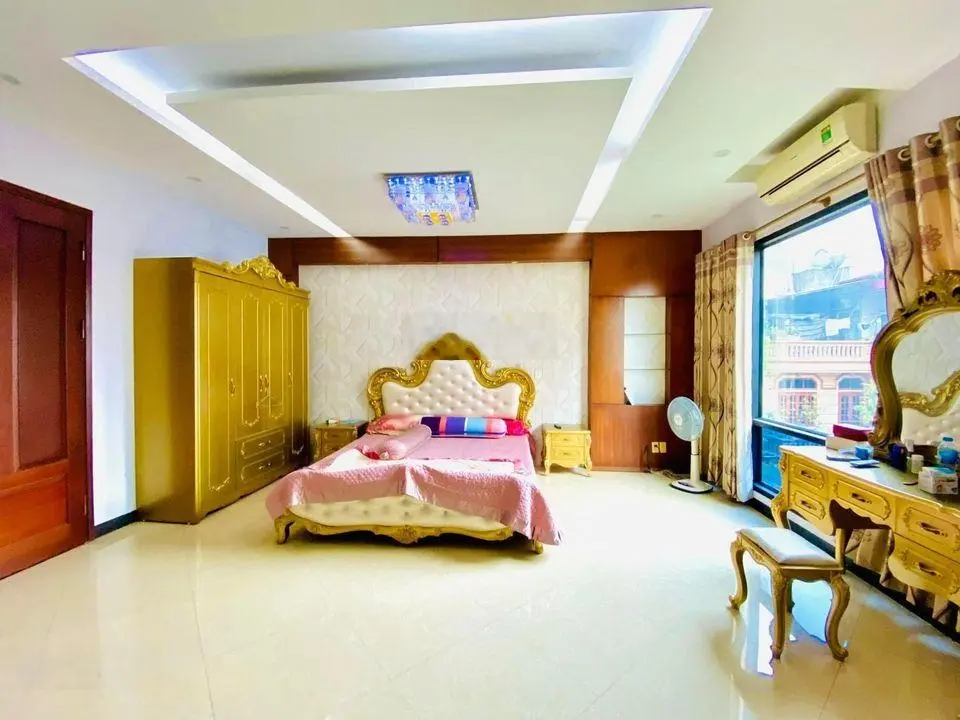 Chính chủ cần bán gấp nhà mặt phố Thụy Khuê, Tây Hồ, lô góc, kinh doanh, T5x55m2, giá nhỉnh 20 tỷ
