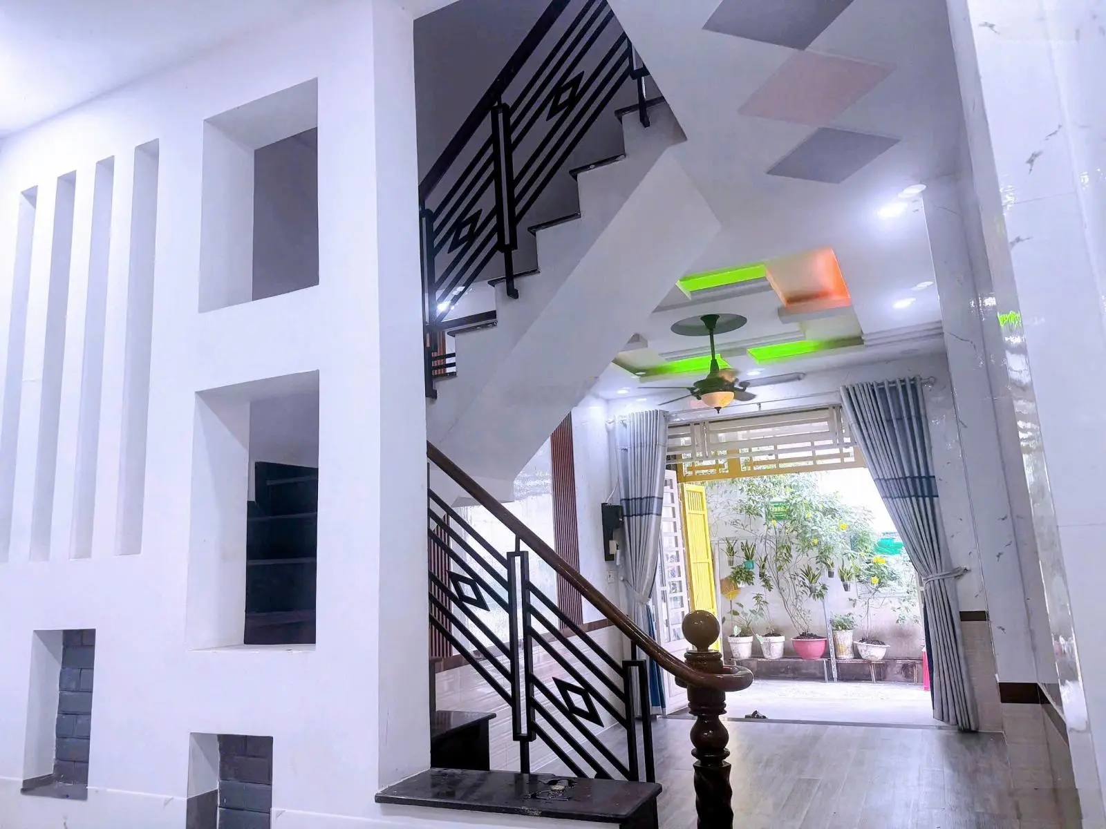 Bán nhà hxh 1 trục 12/1 đường số 4 P11 cn: 50.5m2 (3.5x14.4m) 1 lầu 2pn 2wc tiện cho thuê hay deco