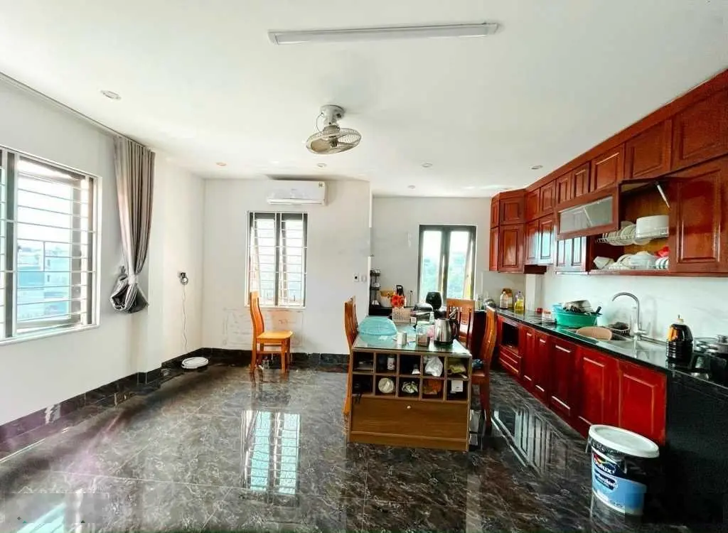 Bán nhà vũ tông phan dt35-40m2 mt6m 5 tầng 4 ngủ đầy đủ công năng nhà rất đẹp lô 2 mặt góc