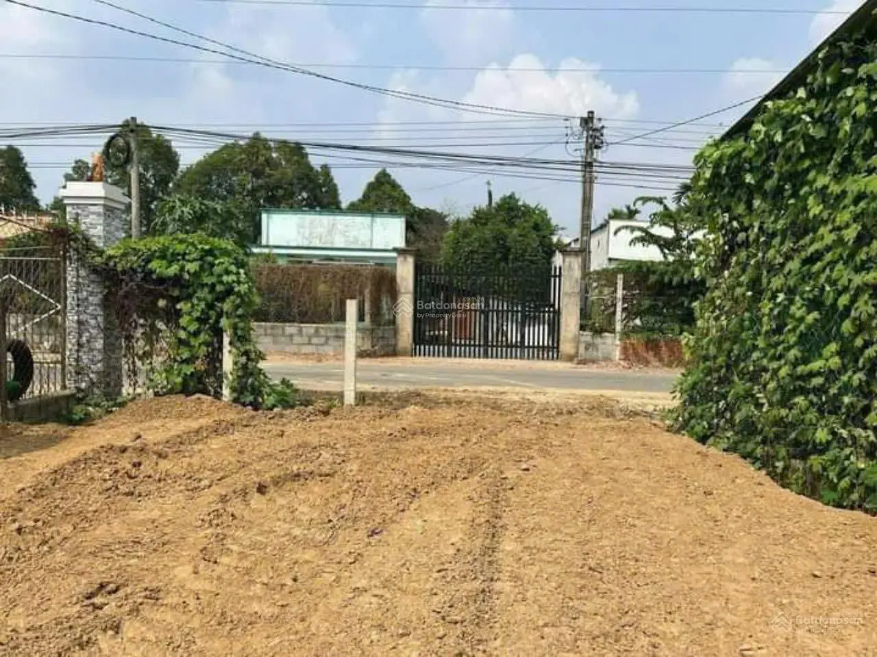 Đất siêu rẻ tại 890 triệu ở đường Bùi Thị Xuân, Dĩ An, 100m2, SHR, full thổ cư