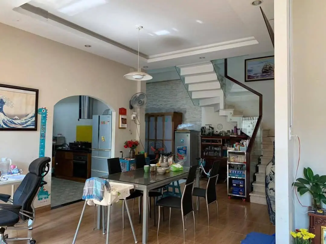 Bán biệt thự 3tầng 200m2 lô góc 2MT - P Bình Trưng Tây Q2 - gần đường LVT và NDT 300m - chỉ 18.9tỷ