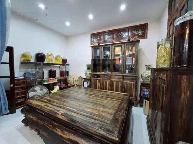 Bán nhà nguyên căn trung tâm Cầu Giấy,lô góc kinh doanh, ô tô vào nhà, 70m2, 5 tầng